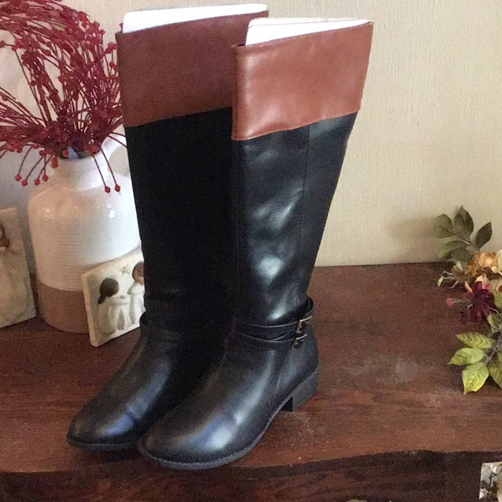 Boots - Picture 4 of 4